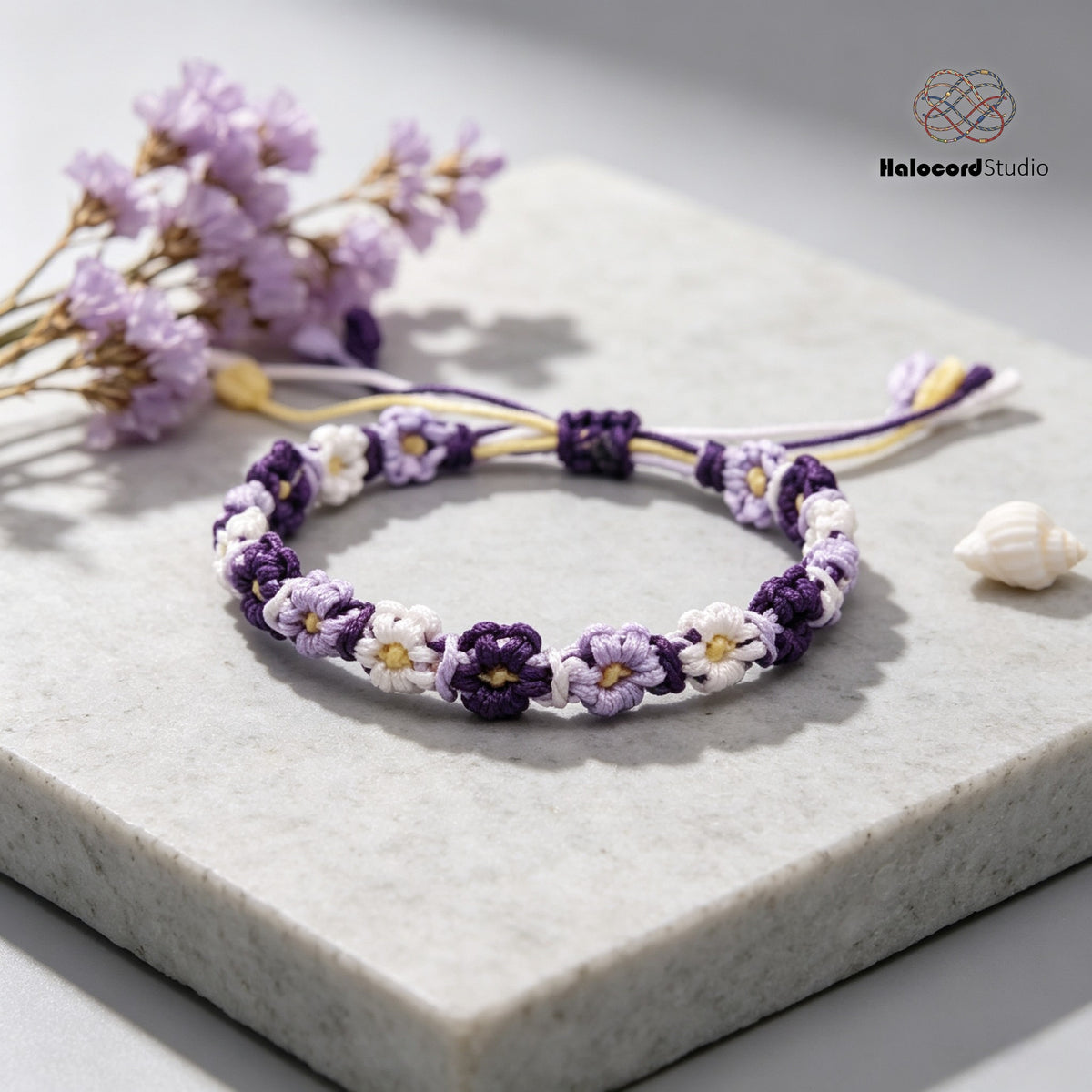 Handmade daisy braided bracelet - Purple